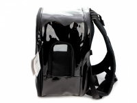  Batoh na psa s nosností 4 kg v jedinečně leskle černém provedení. Široké polstrované popruhy, hrudní pás, přední část batohu lze zcela otevřít, vyjímatelné dno s bezpečnostním popruhem. (2)